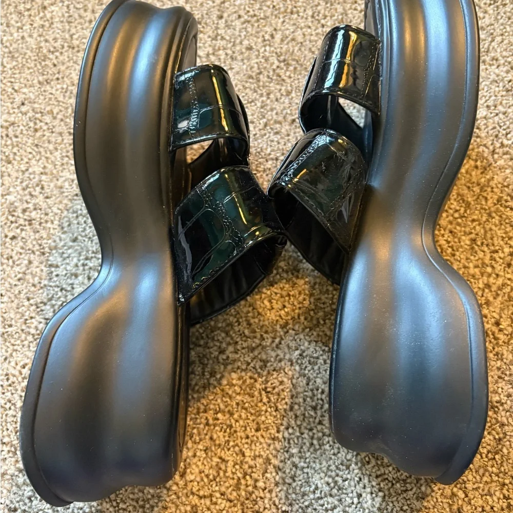 Faux crock black platform sandal wedges NWOT